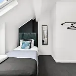 20 Percent Off! Spacious And Stylish House - Sleeps 12