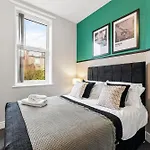 20 Percent Off! Spacious And Stylish House - Sleeps 12