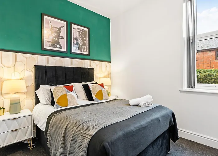 20 Percent Off! Spacious And Stylish House - Sleeps 12
