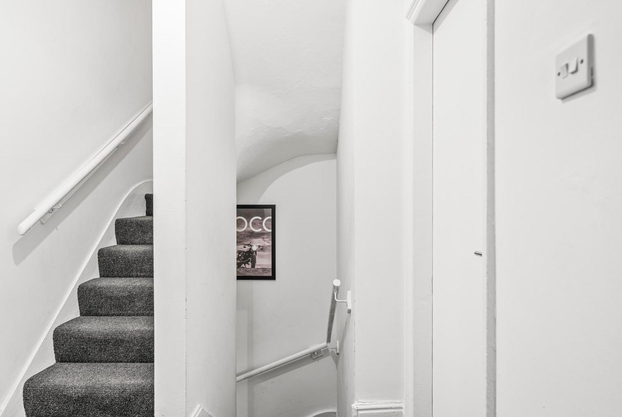 Apartment 20 Percent Off! Spacious And Stylish House - Sleeps 12 Sheffield