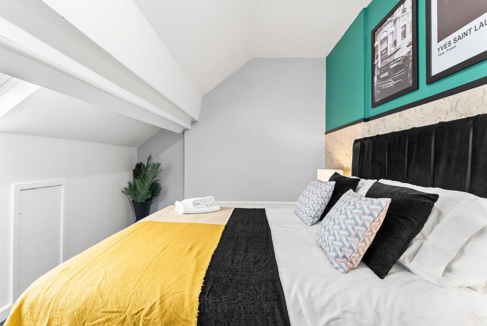 20 Percent Off! Spacious And Stylish House - Sleeps 12