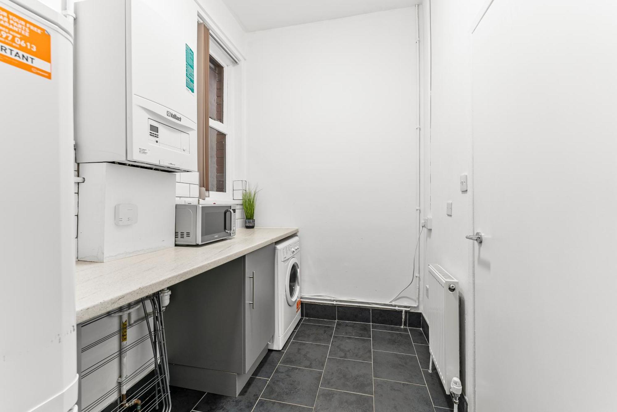 20 Percent Off! Spacious And Stylish House - Sleeps 12 Apartment Sheffield