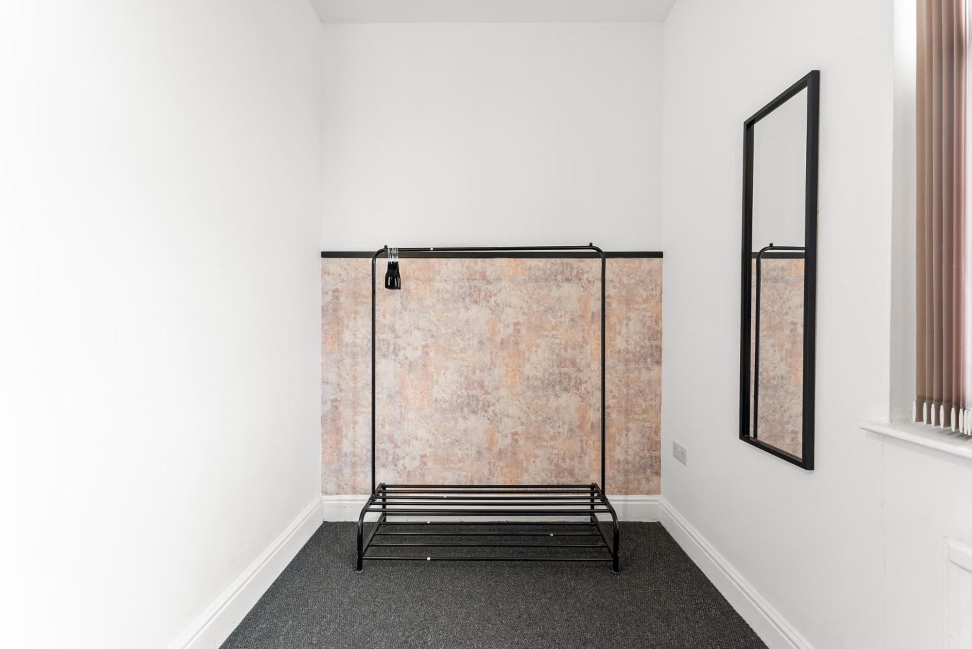 Apartment 20 Percent Off! Spacious And Stylish House - Sleeps 12 Sheffield