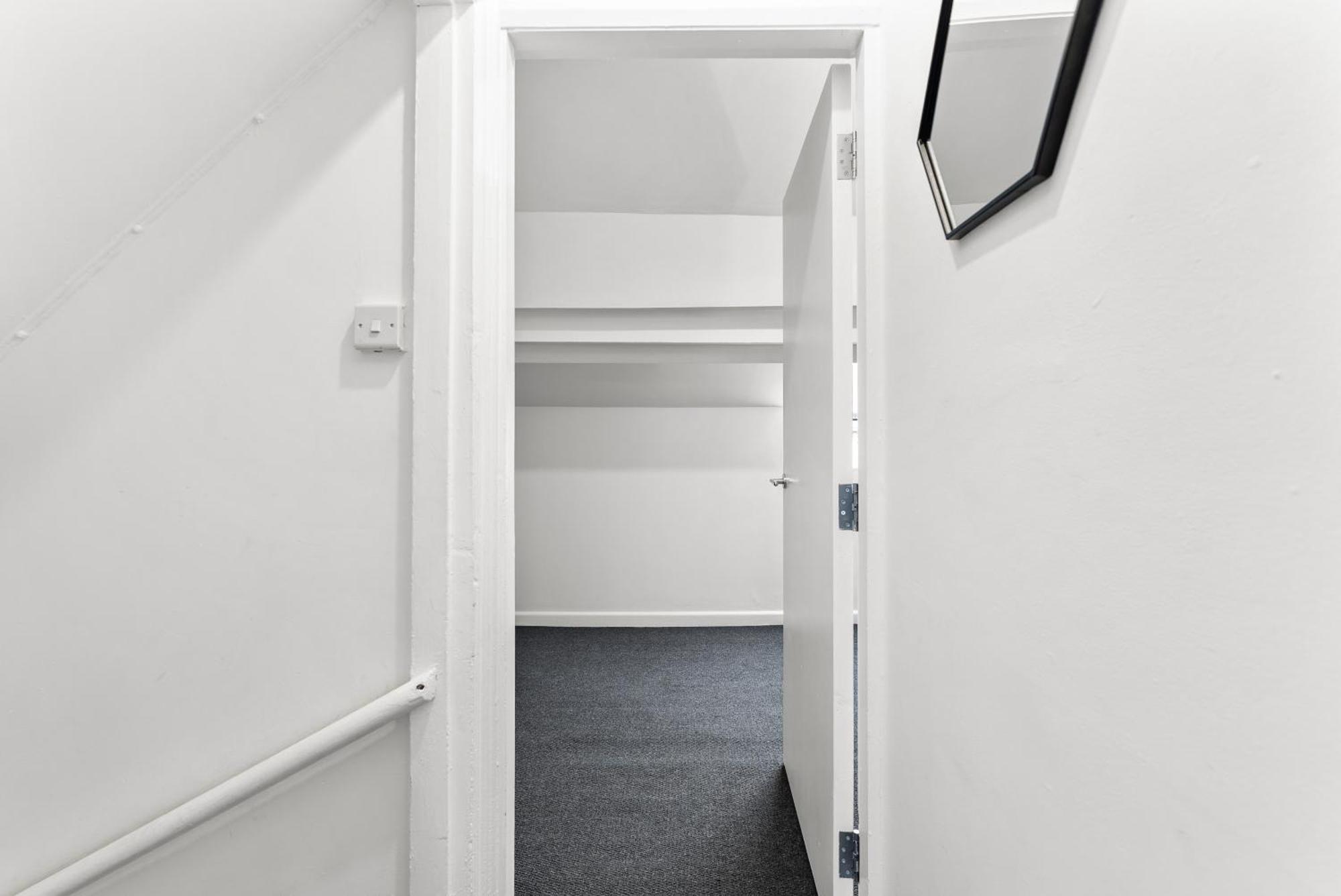Apartment 20 Percent Off! Spacious And Stylish House - Sleeps 12 *