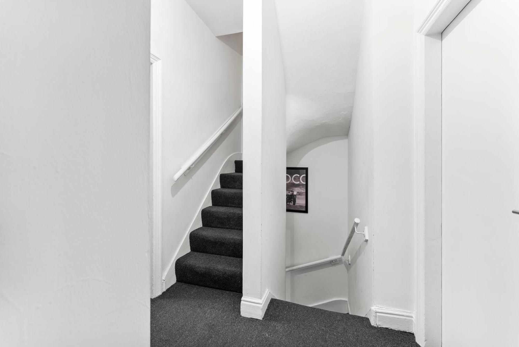 20 Percent Off! Spacious And Stylish House - Sleeps 12 Sheffield
