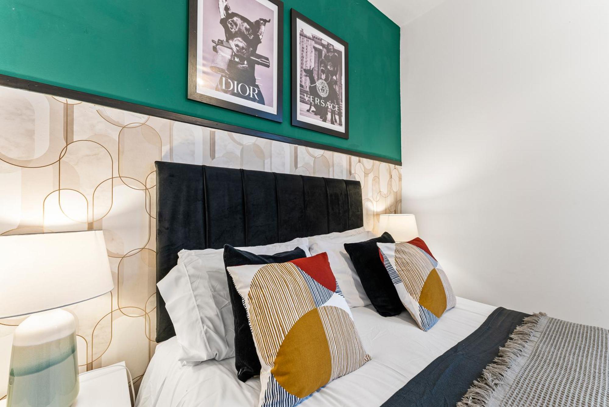 20 Percent Off! Spacious And Stylish House - Sleeps 12 *