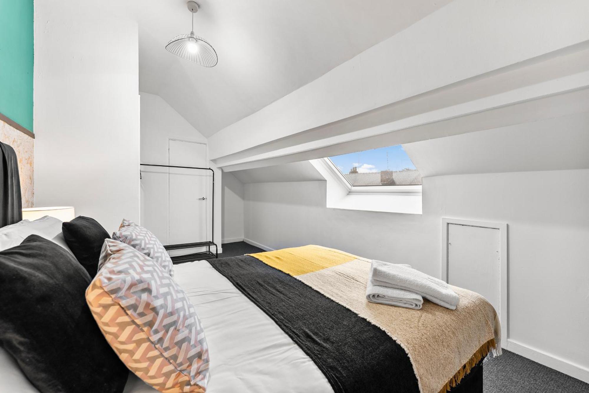 20 Percent Off! Spacious And Stylish House - Sleeps 12 Apartment Sheffield
