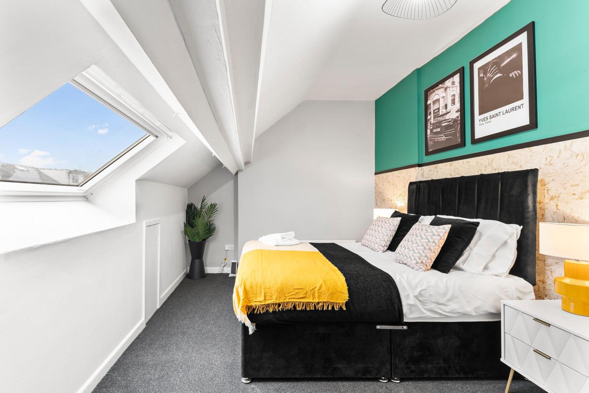 20 Percent Off! Spacious And Stylish House - Sleeps 12 Apartment
