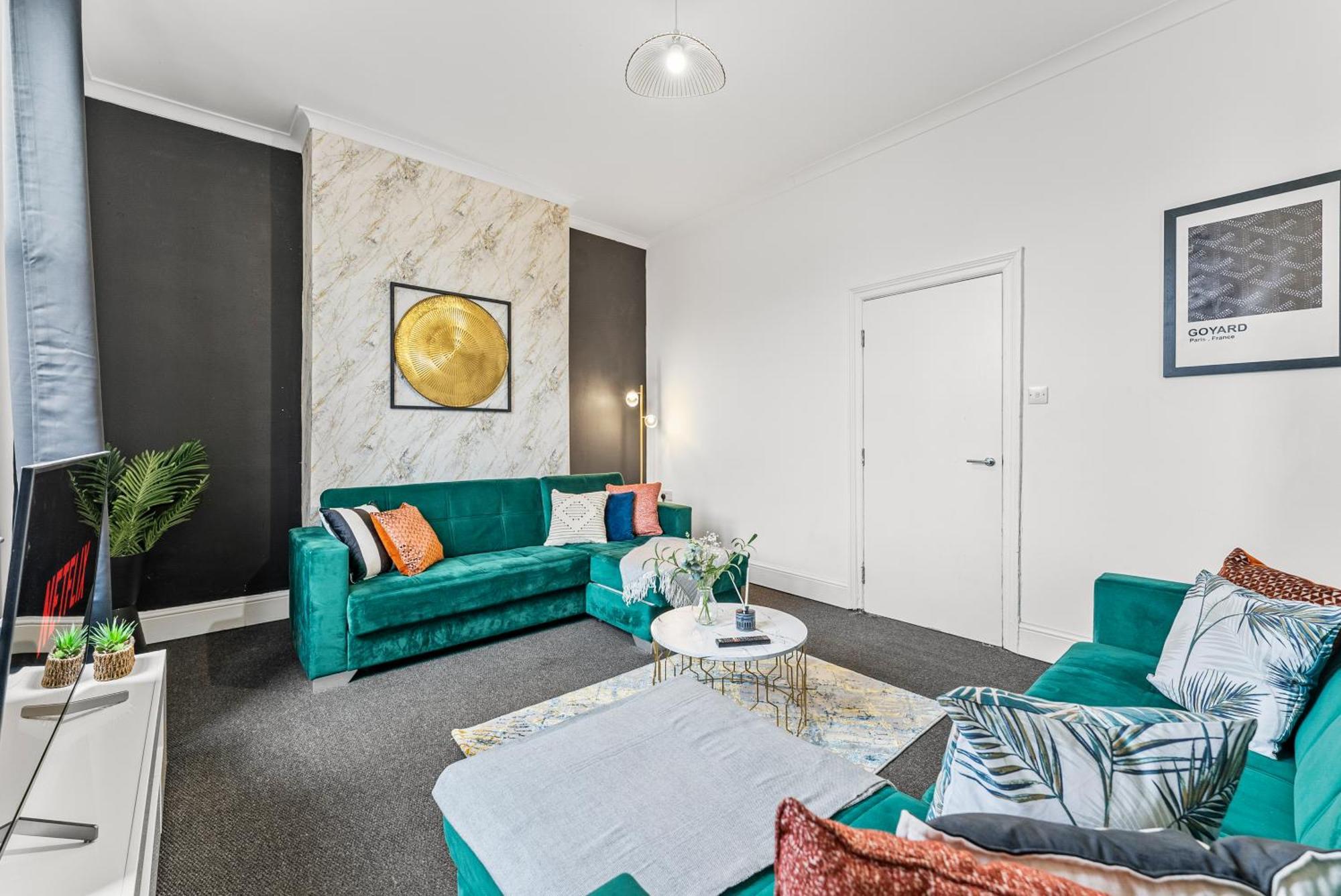 20 Percent Off! Spacious And Stylish House - Sleeps 12 Apartment Sheffield