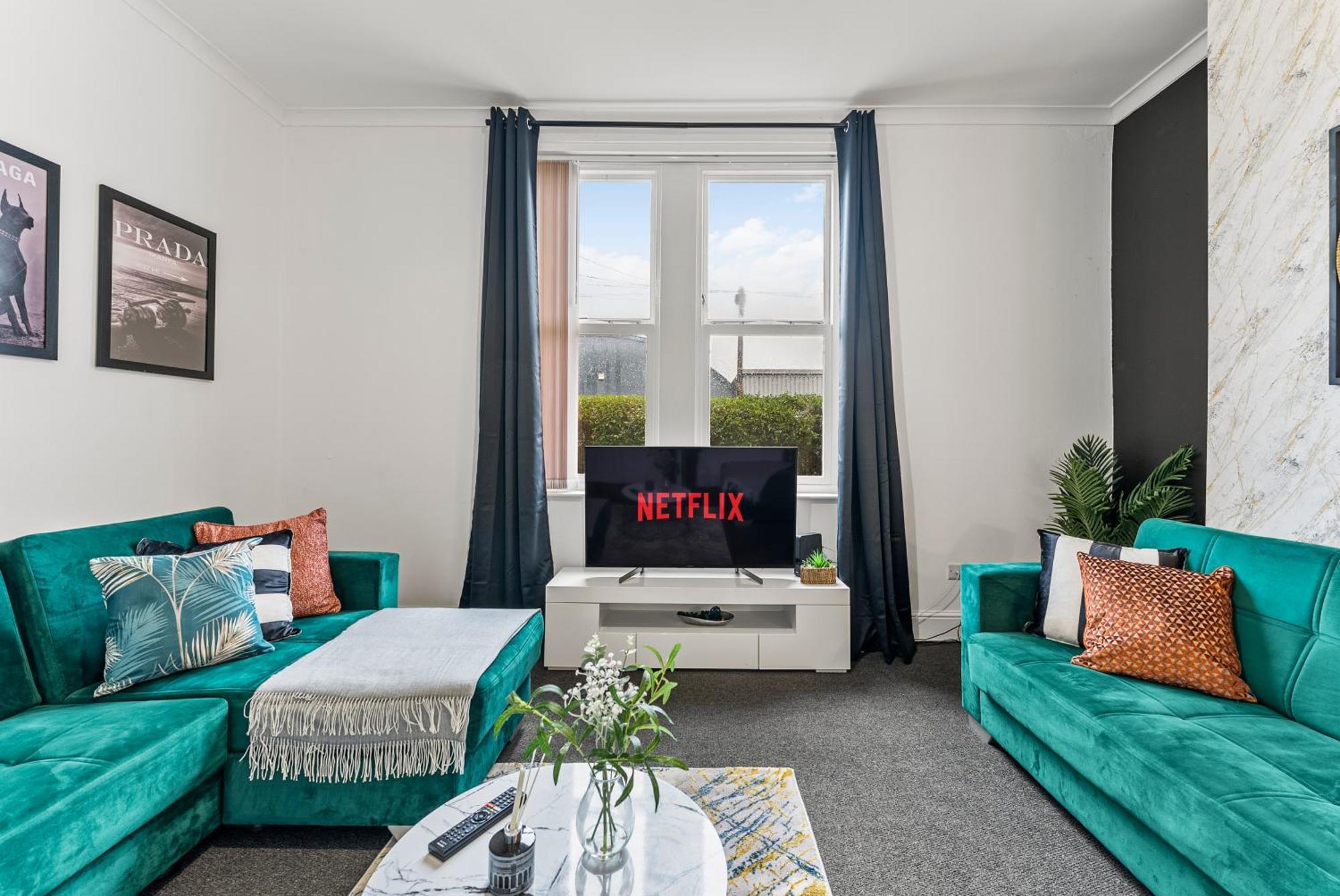 Apartment 20 Percent Off! Spacious And Stylish House - Sleeps 12 Sheffield