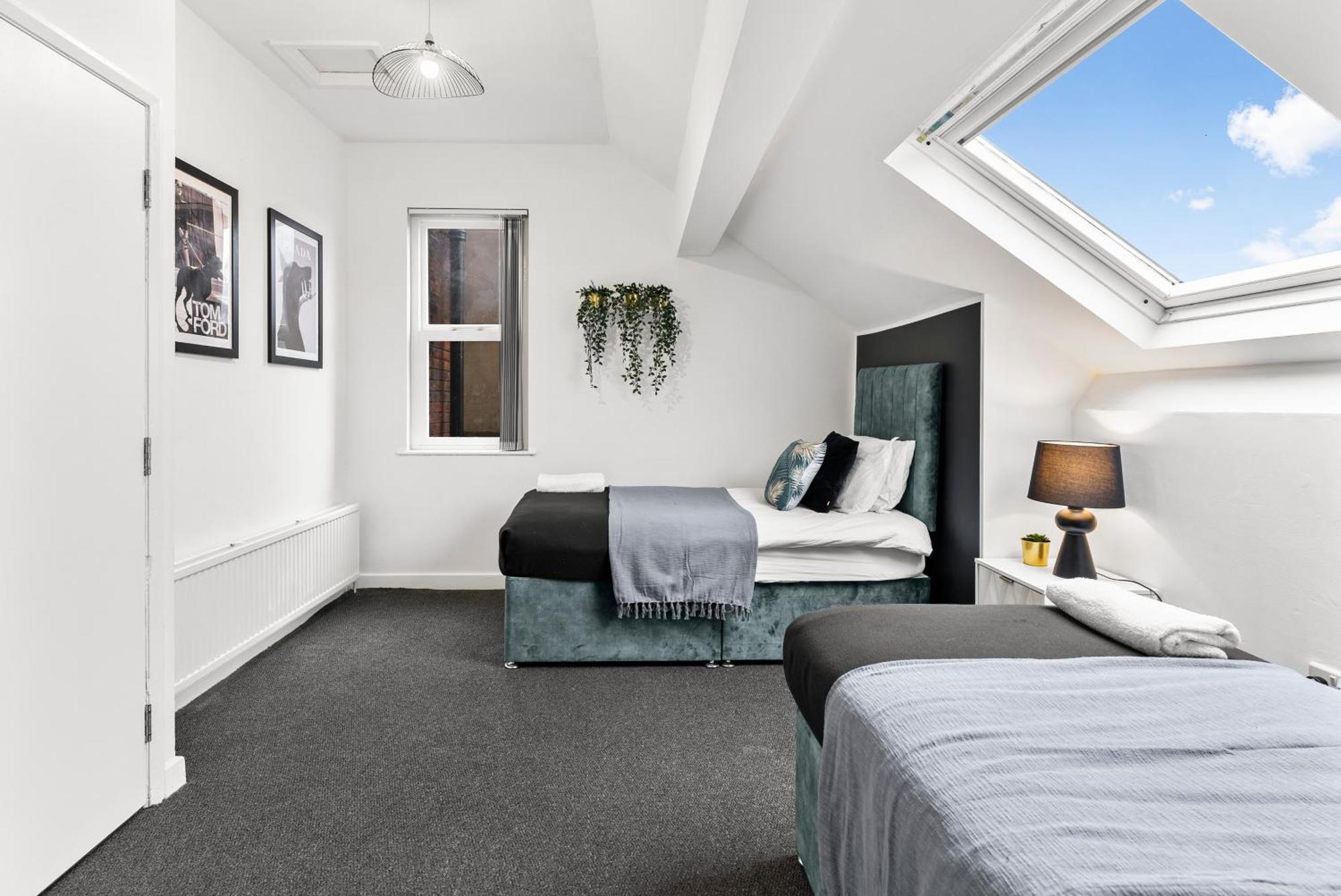 20 Percent Off! Spacious And Stylish House - Sleeps 12 Sheffield