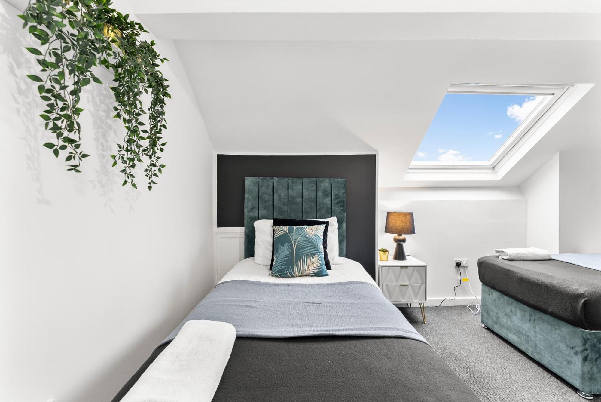 Apartment 20 Percent Off! Spacious And Stylish House - Sleeps 12