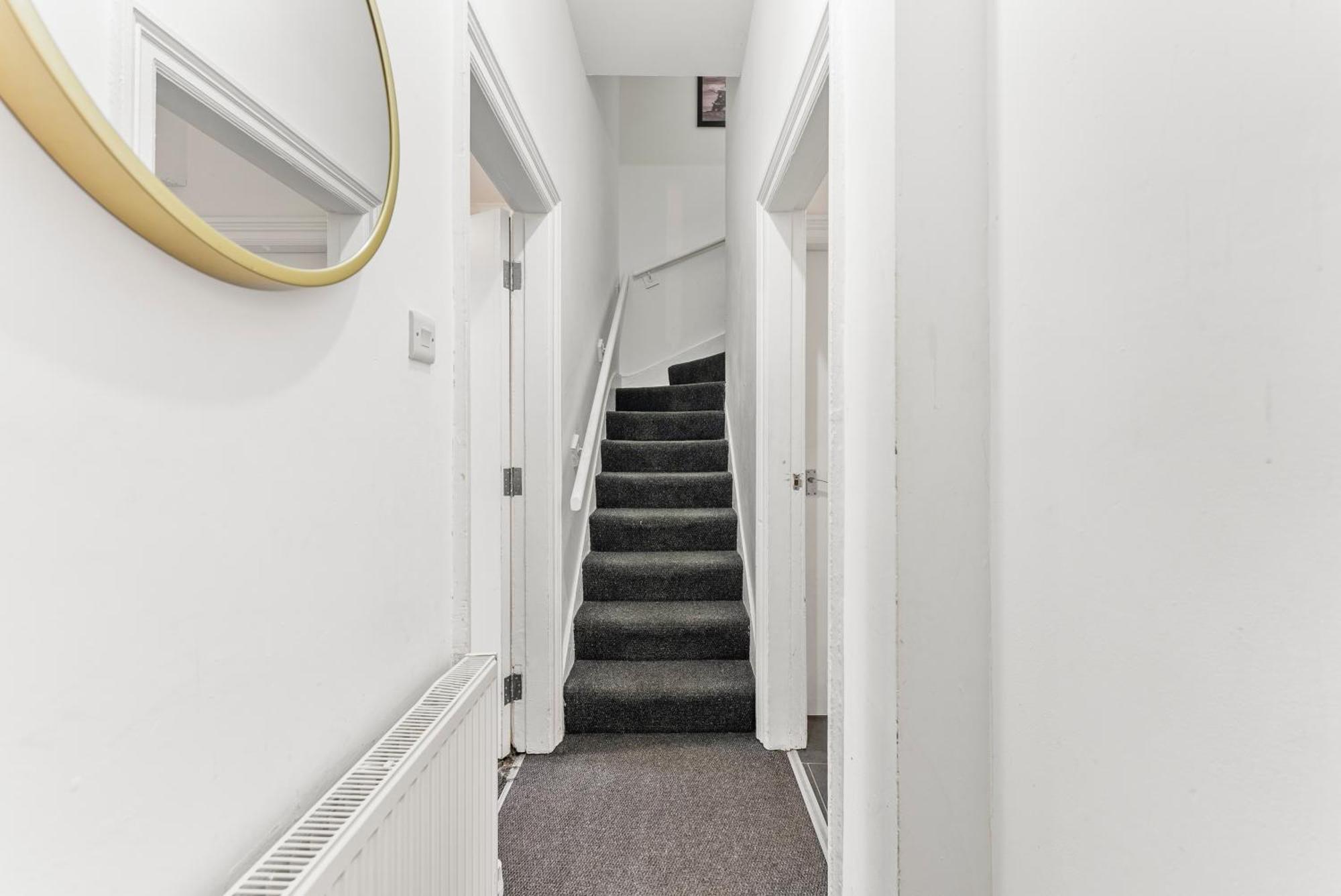 20 Percent Off! Spacious And Stylish House - Sleeps 12